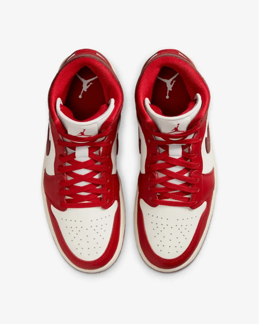 Кросівки Nike Air Jordan 1 Mid SE HJ9337-106