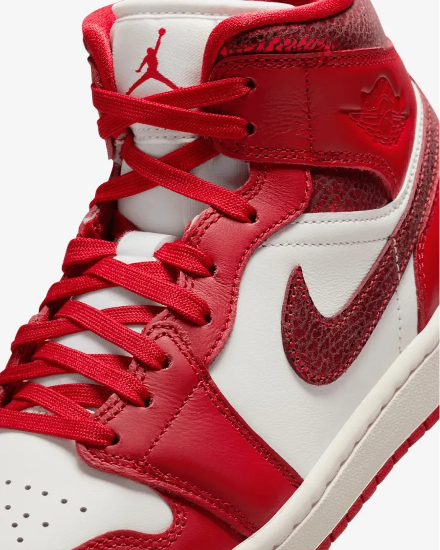 Кросівки Nike Air Jordan 1 Mid SE HJ9337-106