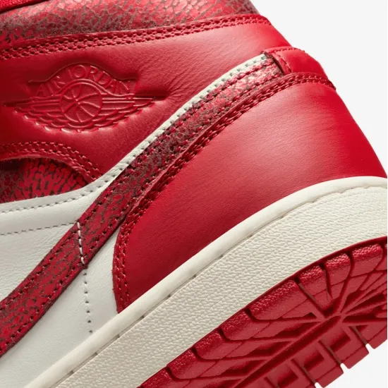 Кросівки Nike Air Jordan 1 Mid SE HJ9337-106