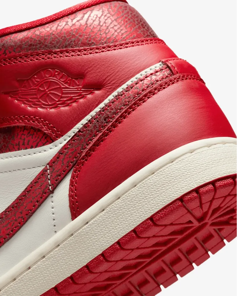 Кросівки Nike Air Jordan 1 Mid SE HJ9337-106