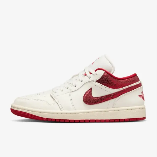Кросівки Nike Air Jordan 1 Low SE HJ9338-106