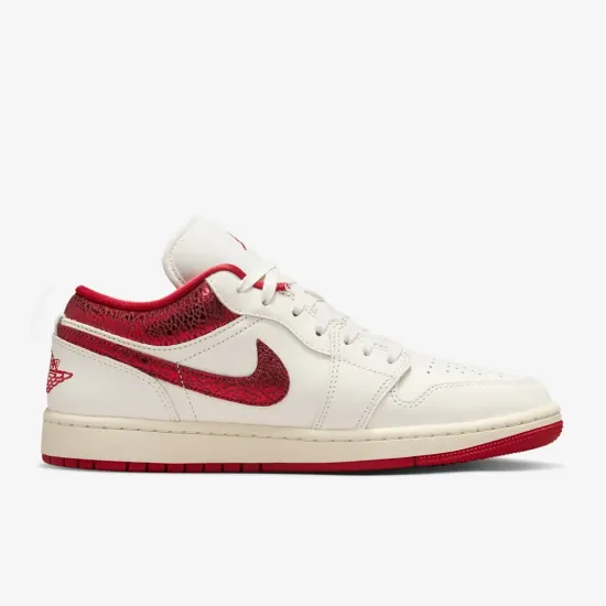 Кросівки Nike Air Jordan 1 Low SE HJ9338-106