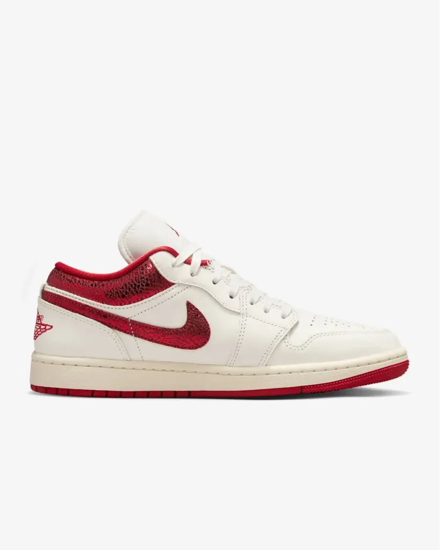 Кросівки Nike Air Jordan 1 Low SE HJ9338-106
