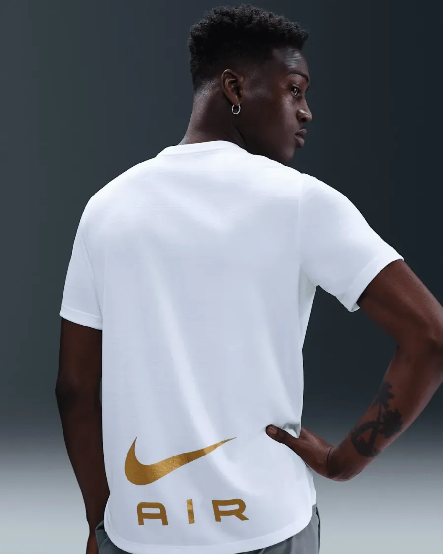 Футболка Nike Air Swoosh HM0195-101