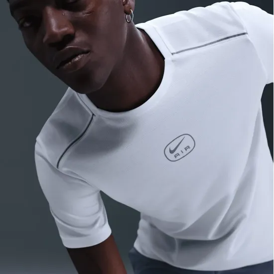 Футболка Nike Air Swoosh HM0195-101