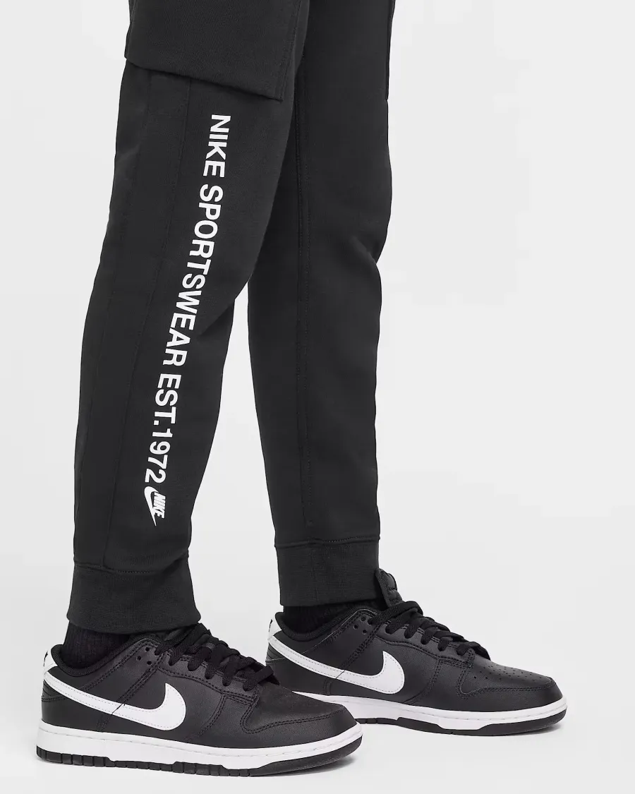 Штани Nike Sportswear Standard Issue Cargo HM4337-010