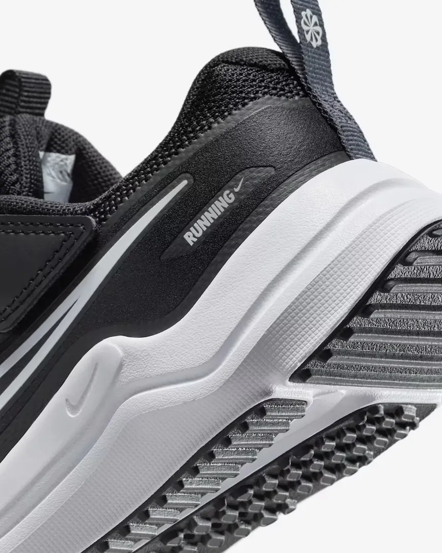 Кросівки Nike Cosmic Runner HM4400-003
