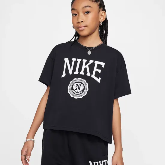 Футболка Nike Sportswear Graphic HM6303-010