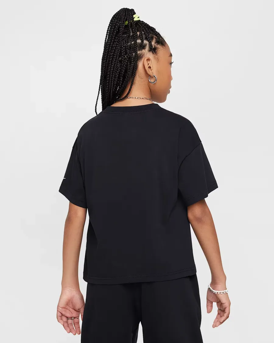 Футболка Nike Sportswear Graphic HM6303-010
