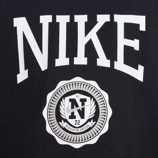 Футболка Nike Sportswear Graphic HM6303-010