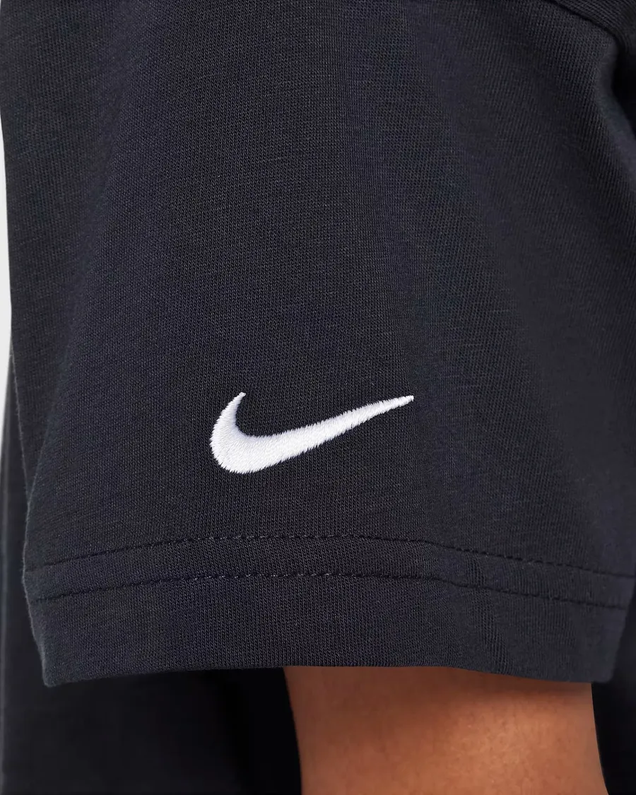 Футболка Nike Sportswear Graphic HM6303-010