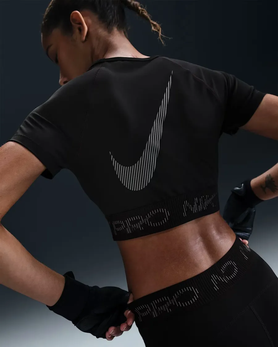 Топ Nike Pro Dri-FIT Short-Sleeve Cropped Graphic HM6369-010
