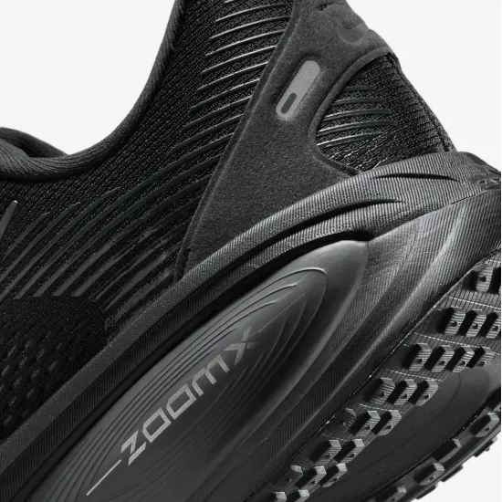 Кросівки Nike Vomero 18 HM6803-005