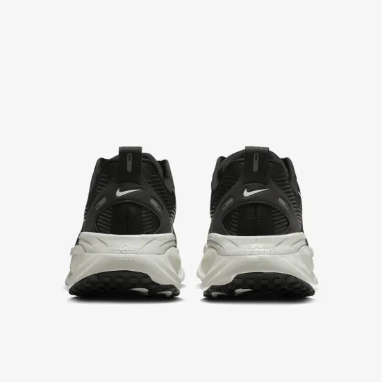Кросівки Nike Vomero 18 HM6803-007