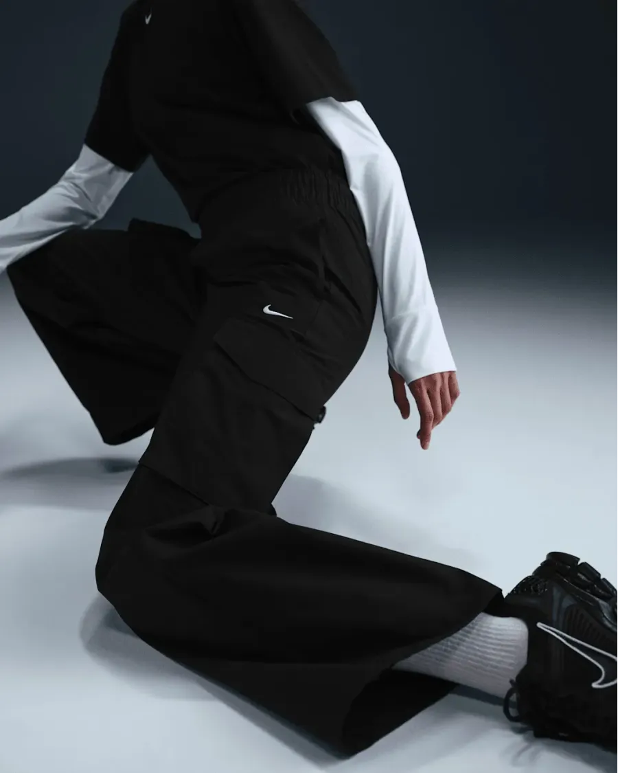 Штани Nike Sportswear Everything Wovens HM6976-010
