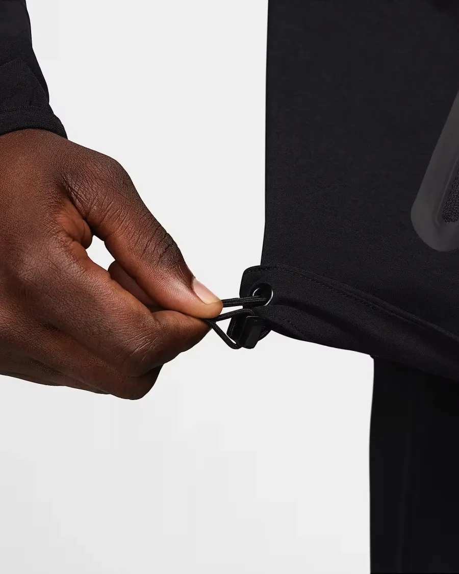 Куртка Nike Tech Woven Full Zip Windrunner HM7151-010