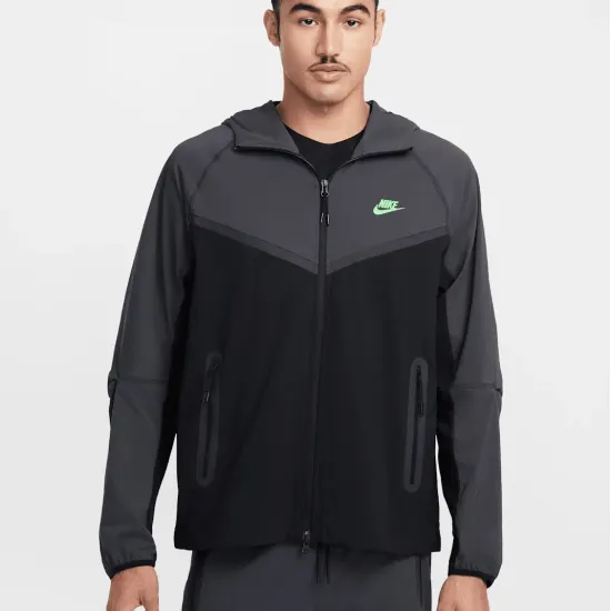 Куртка Nike Tech Woven Full Zip Windrunner HM7151-013