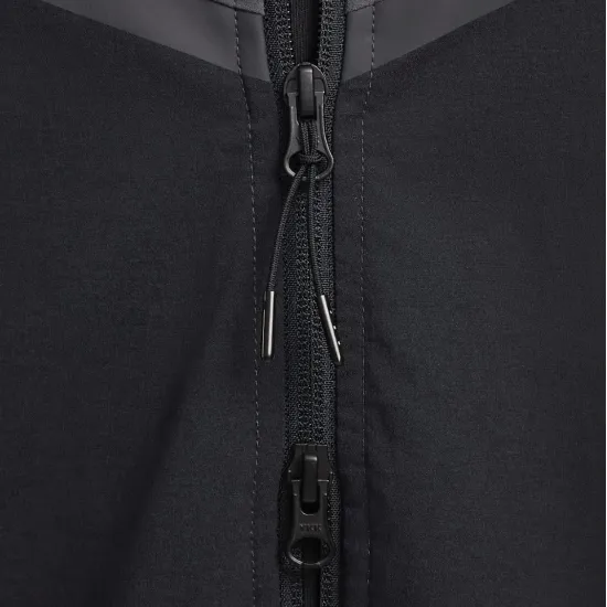 Куртка Nike Tech Woven Full Zip Windrunner HM7151-013
