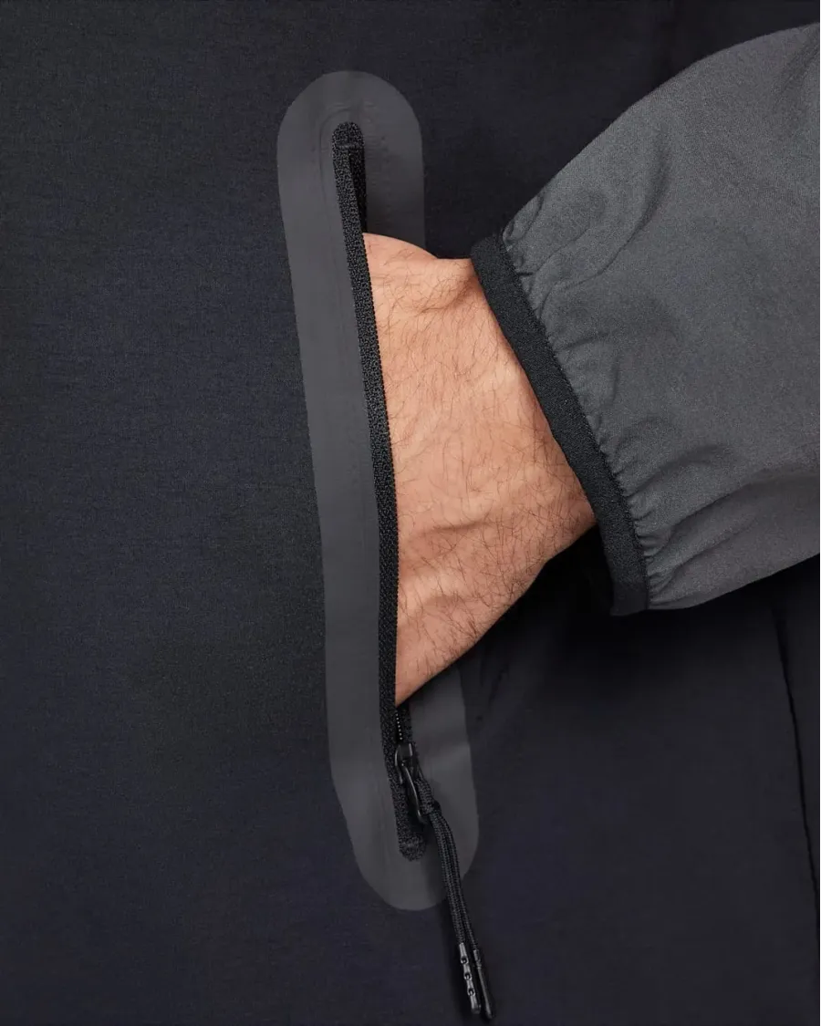 Куртка Nike Tech Woven Full Zip Windrunner HM7151-013