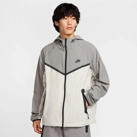 Куртка Nike Tech Woven Full Zip Windrunner HM7151-014