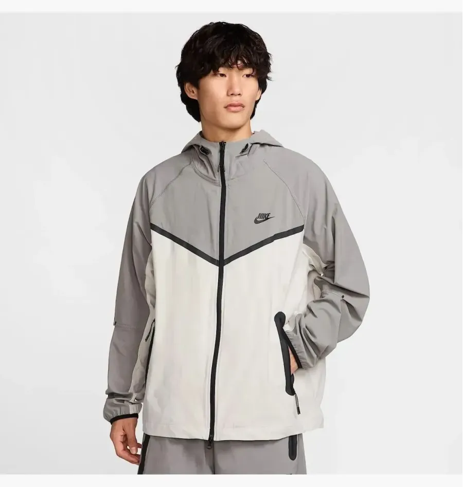 Куртка Nike Tech Woven Full Zip Windrunner HM7151-014