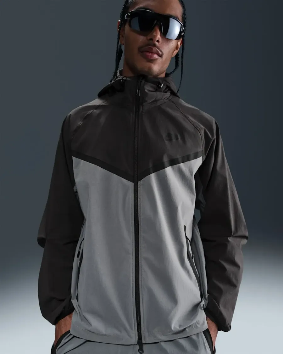 Куртка Nike Tech Woven Full Zip Windrunner HM7151-065
