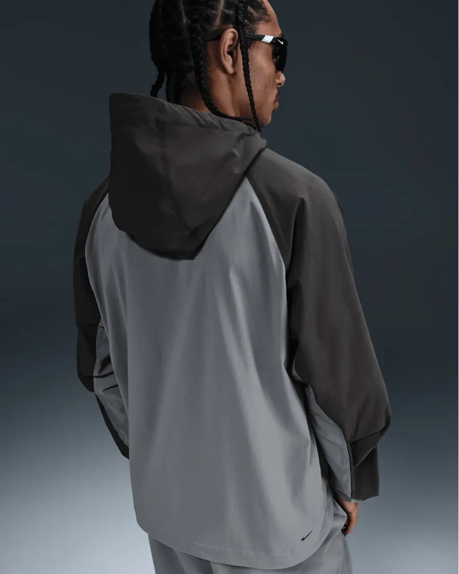 Куртка Nike Tech Woven Full Zip Windrunner HM7151-065