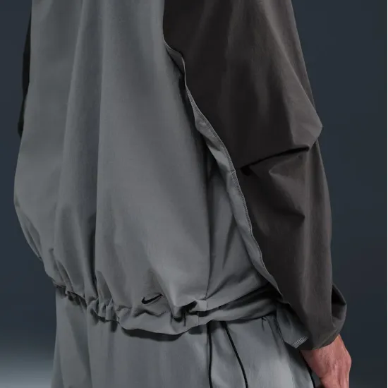 Куртка Nike Tech Woven Full Zip Windrunner HM7151-065