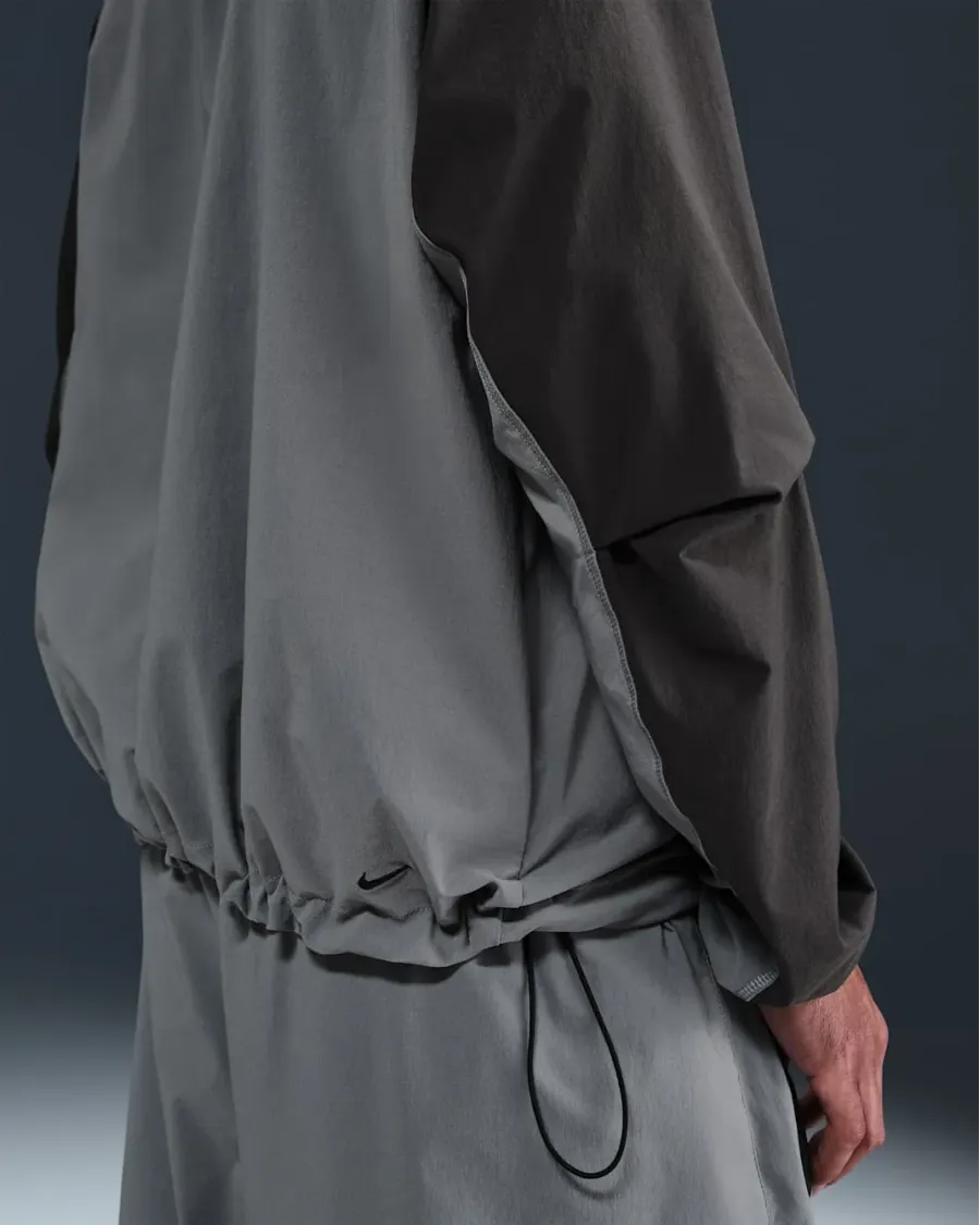 Куртка Nike Tech Woven Full Zip Windrunner HM7151-065