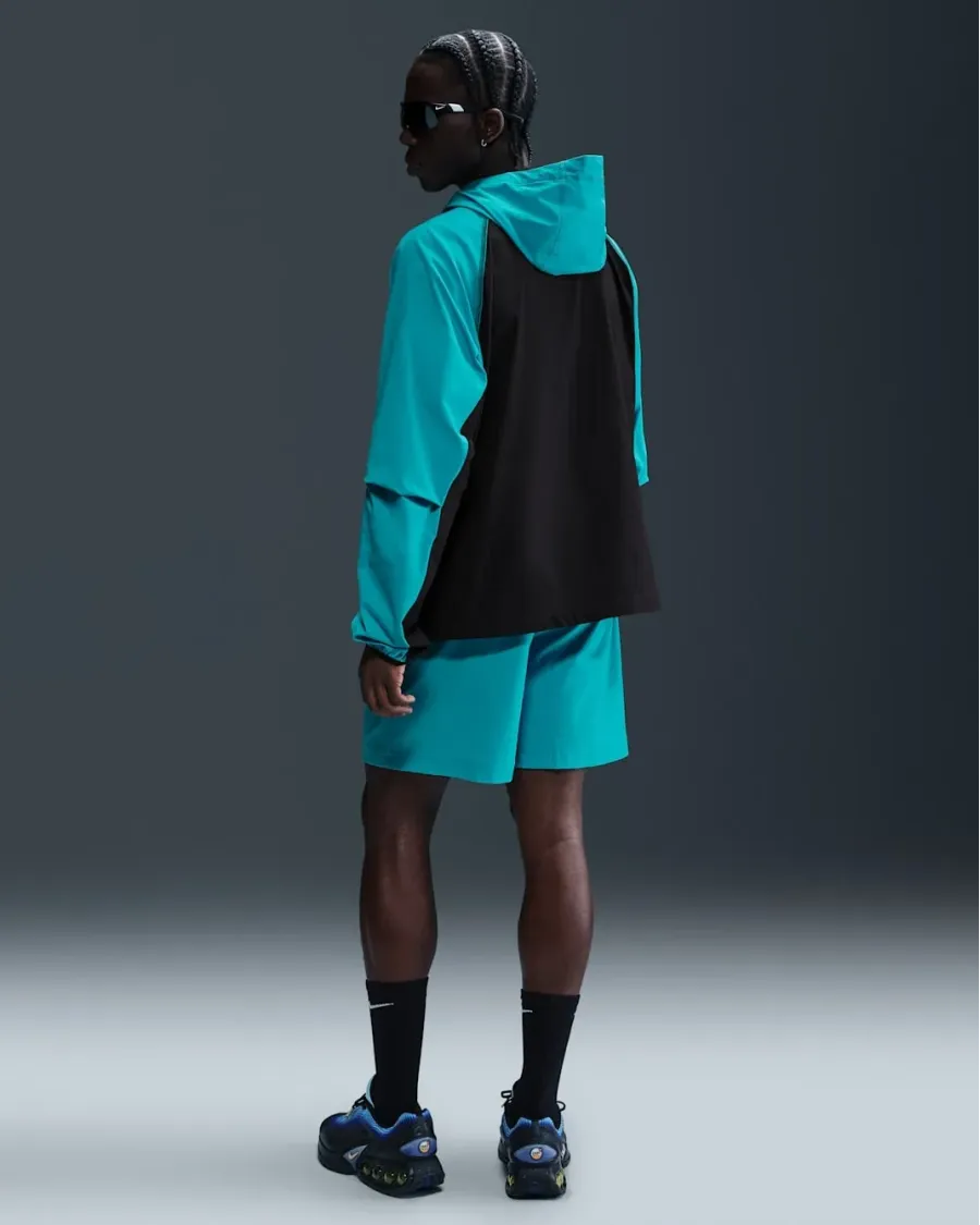 Куртка Nike Tech Woven Full Zip Windrunner HM7151-345
