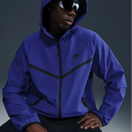 Куртка Nike Tech Woven Full Zip Windrunner HM7151-539