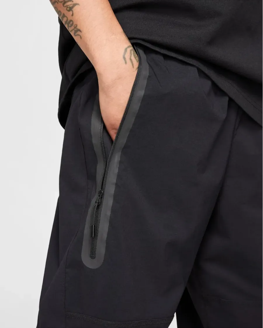 Штани Nike Tech Woven Oversized Trousers HM7158-010