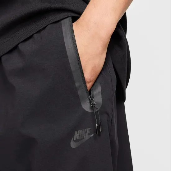 Штани Nike Tech Woven Oversized Trousers HM7158-010
