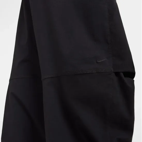 Штани Nike Tech Woven Oversized Trousers HM7158-010