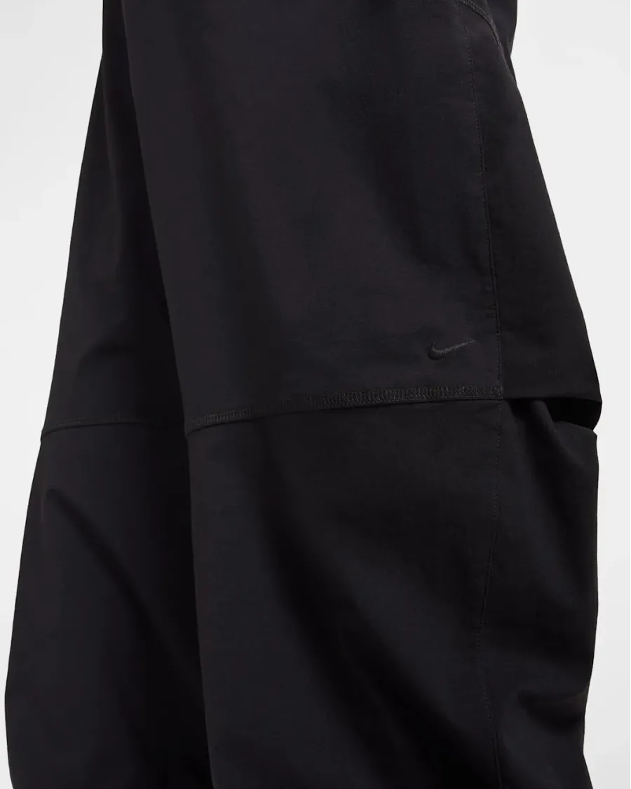 Штани Nike Tech Woven Oversized Trousers HM7158-010