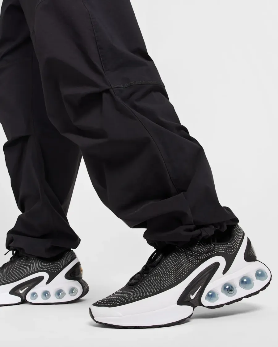 Штани Nike Tech Woven Oversized Trousers HM7158-010