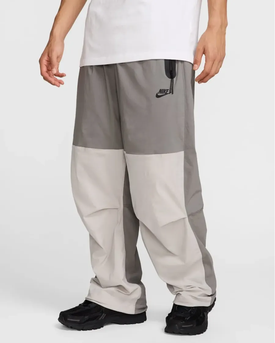 Штани Nike Tech Woven Oversized Trousers HM7158-014