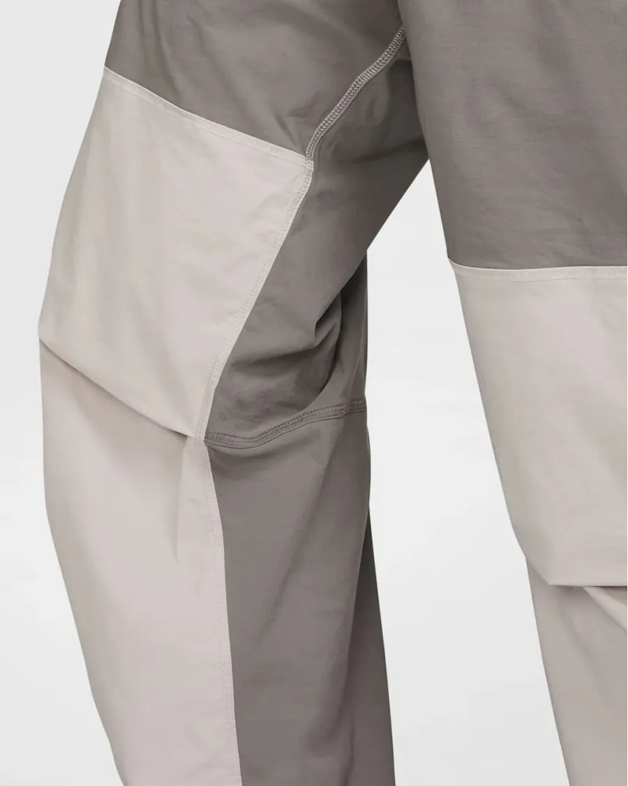 Штани Nike Tech Woven Oversized Trousers HM7158-014