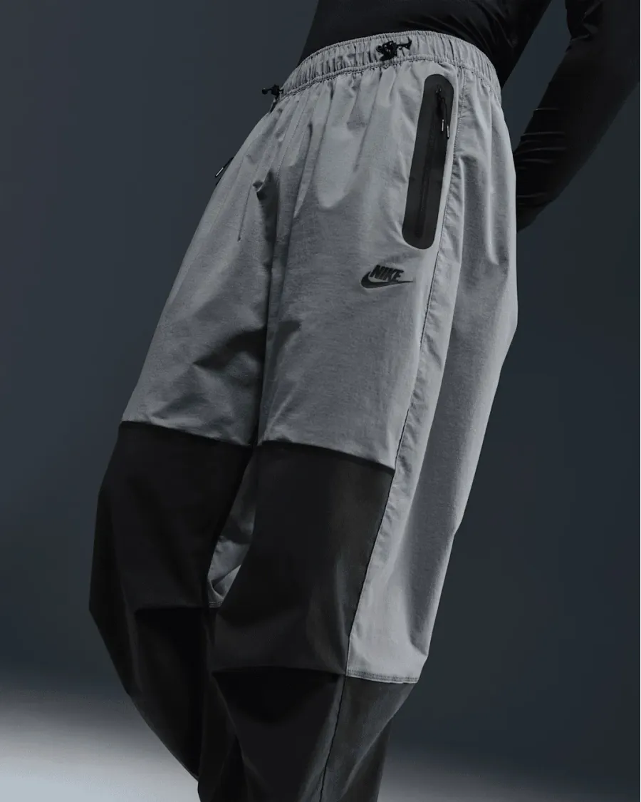 Штани Nike Tech Woven Oversized Trousers HM7158-065