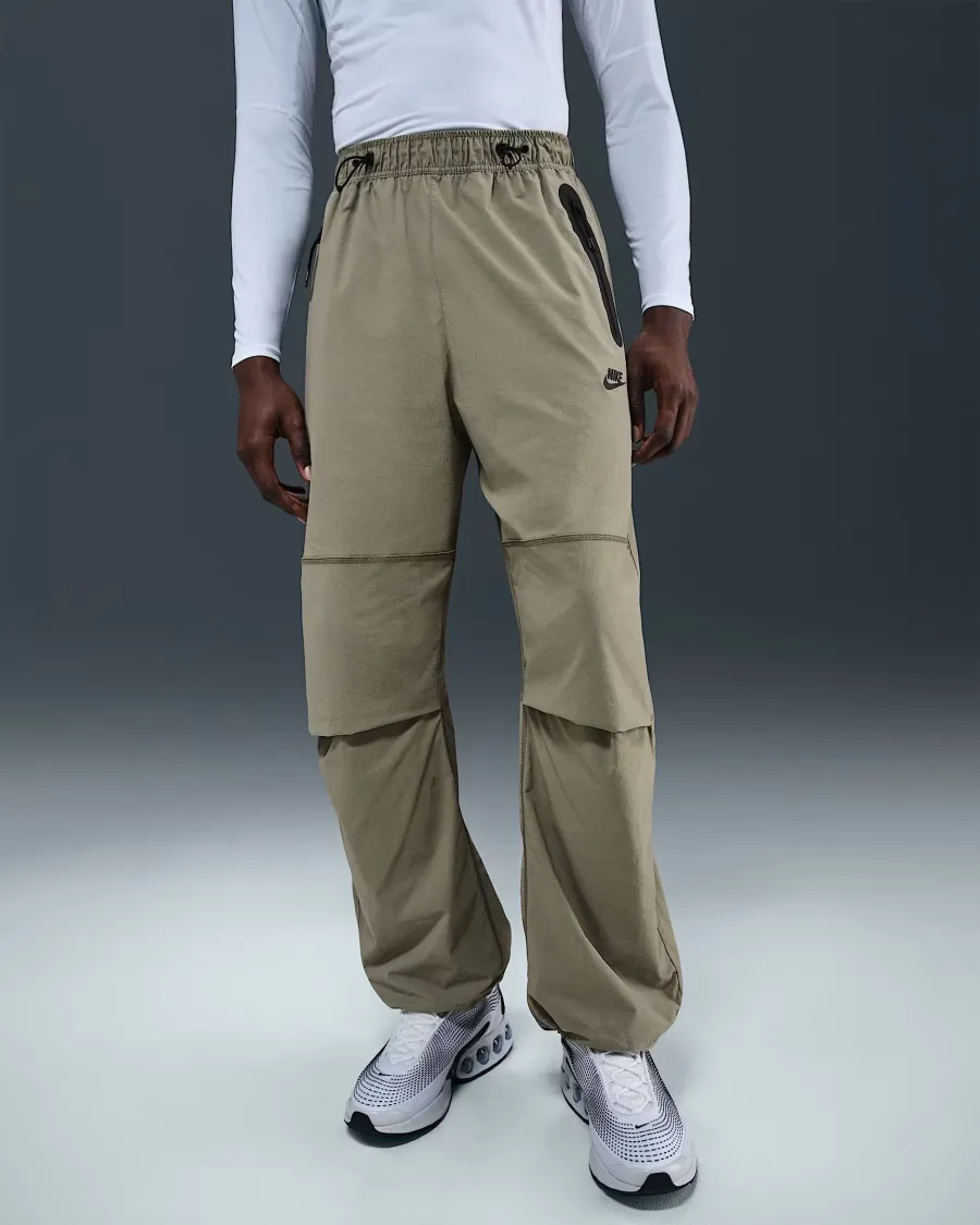 Штани Nike Tech Woven Oversized Trousers HM7158-320