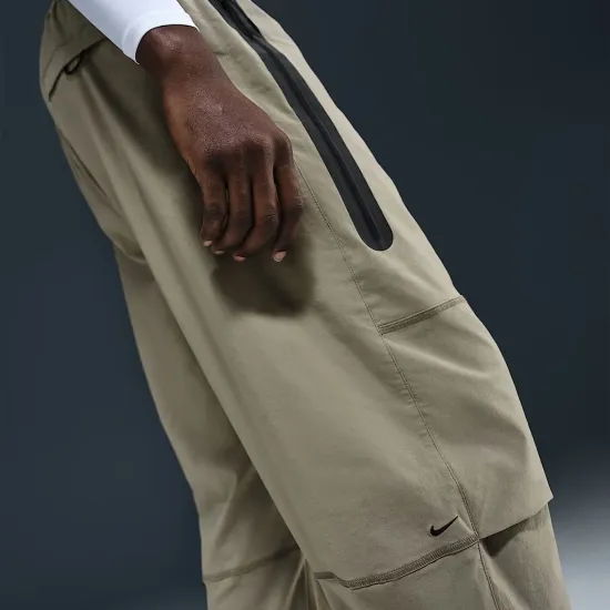 Штани Nike Tech Woven Oversized Trousers HM7158-320