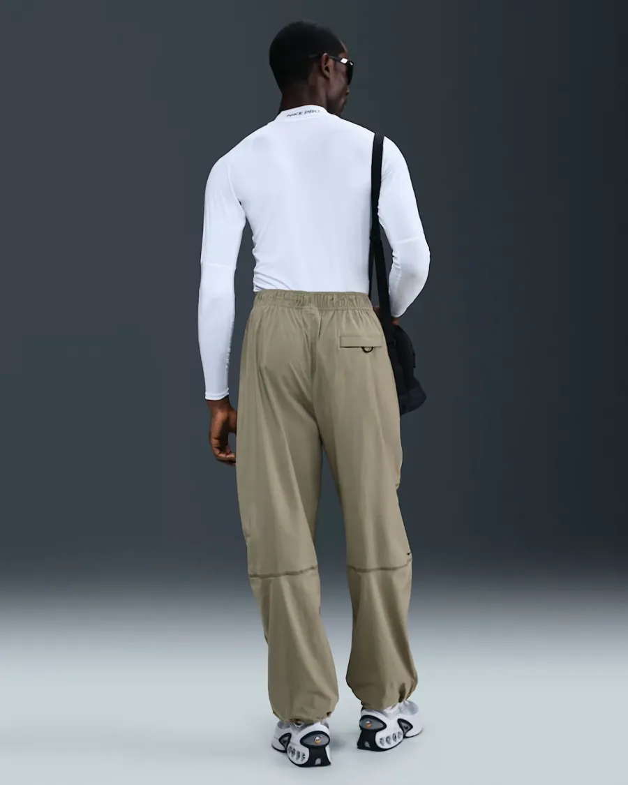 Штани Nike Tech Woven Oversized Trousers HM7158-320
