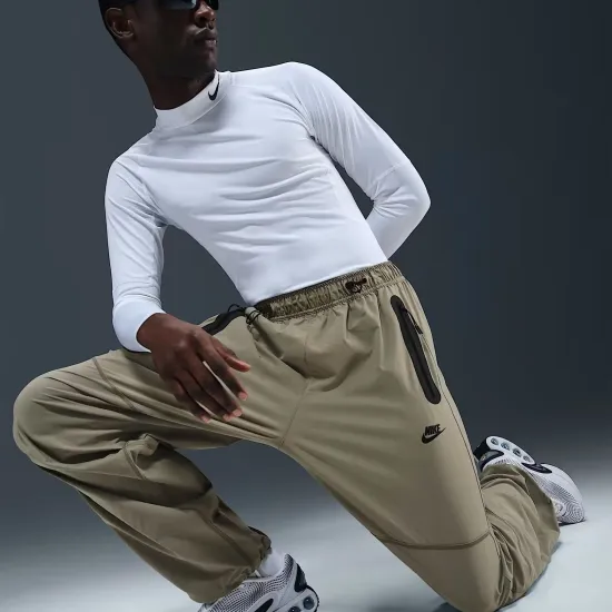 Штани Nike Tech Woven Oversized Trousers HM7158-320