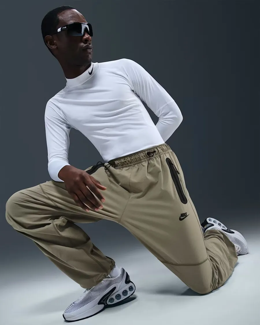 Штани Nike Tech Woven Oversized Trousers HM7158-320