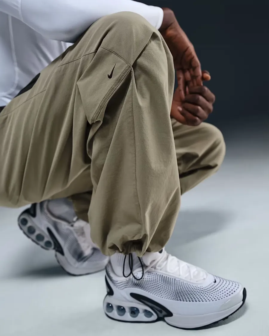 Штани Nike Tech Woven Oversized Trousers HM7158-320
