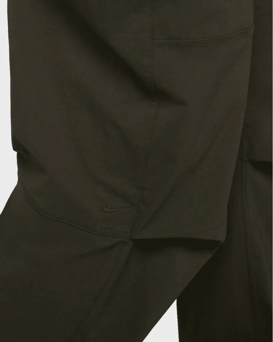 Штани Nike Tech Woven Oversized Trousers HM7158-356