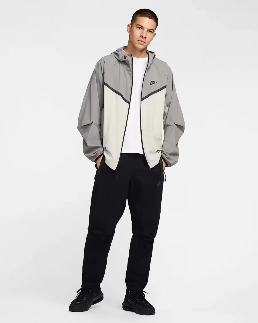 Штани Nike Tech Woven HM8241-010