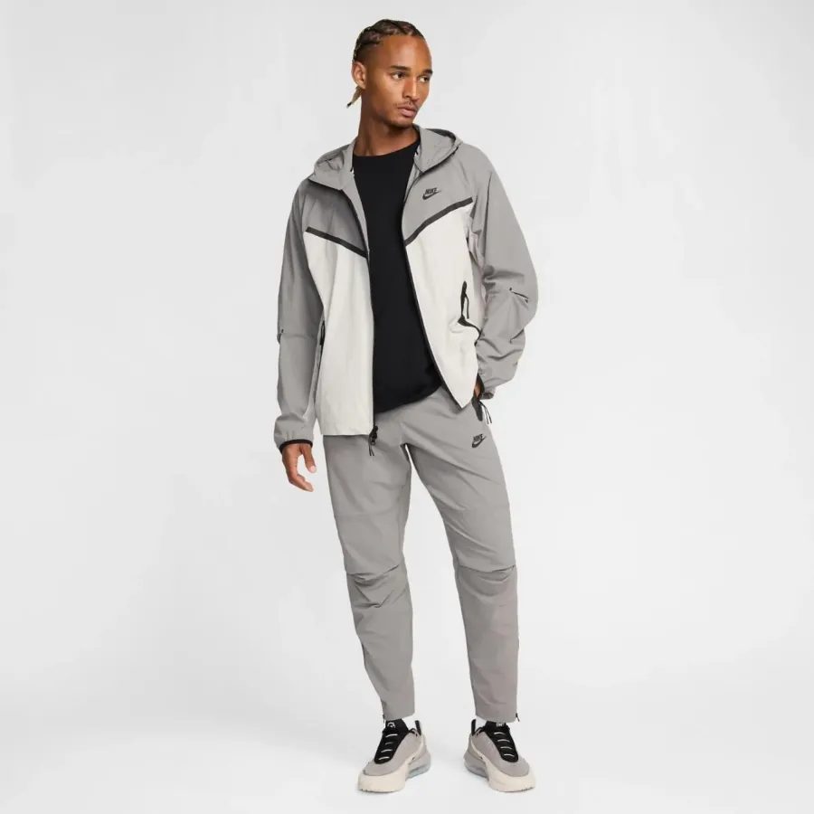 Штани Nike Tech Woven HM8241-014