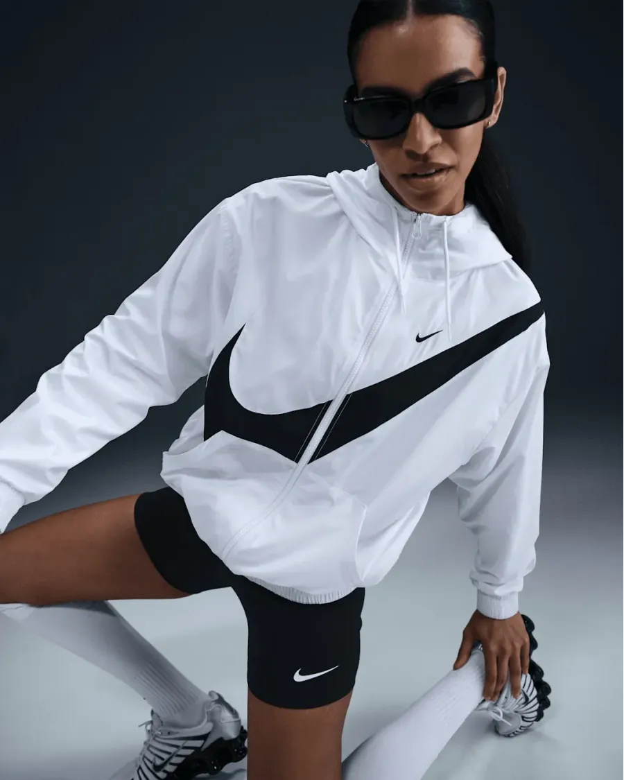 Куртка Nike Sportswear Classic UV Protection Full-Zip Woven HM8971-100