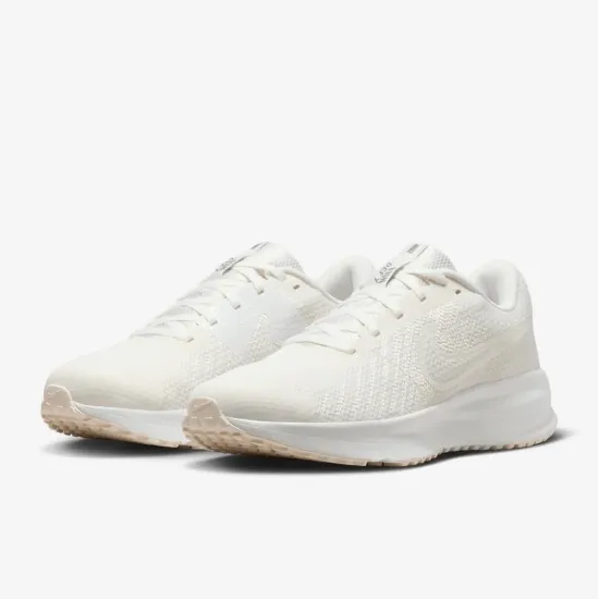 Кросівки Nike Run Defy HM9593-107